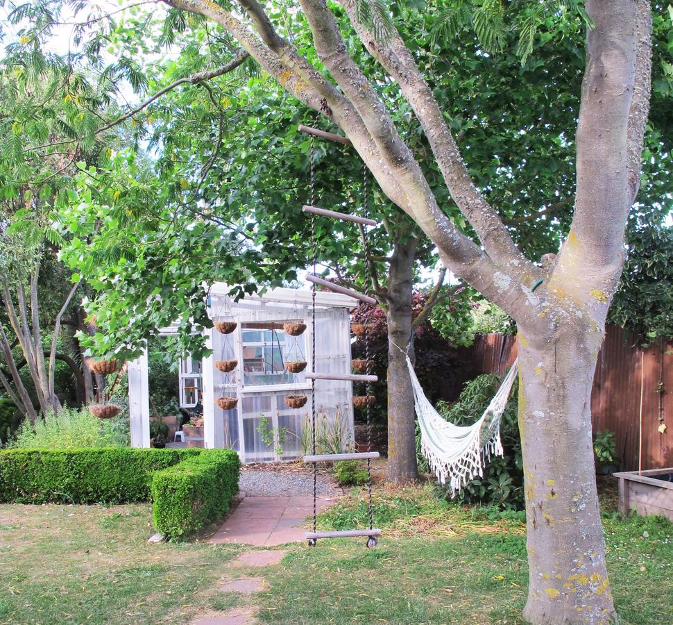 The Old Vicarage Studio Bed & Breakfast Amberley Exterior photo